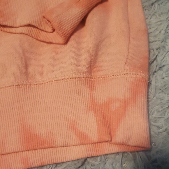 Old Navy Women's Peach Tie-Dye Sweater Medium - Picture 4 of 4